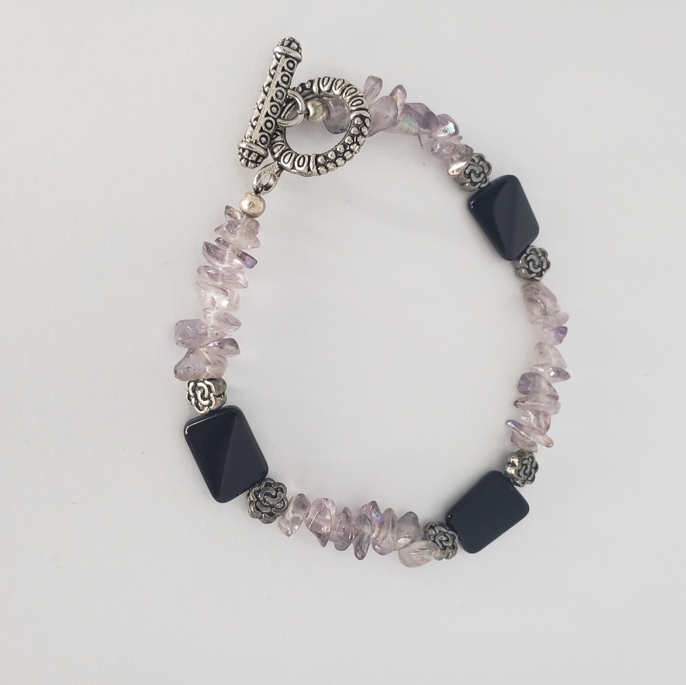Onyx Crystal Chip Beaded Bracelet